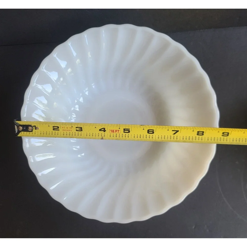 Set of‎ 2 Anchor Hocking Milk Glass Swirl Bowls White Scalloped 8.5
